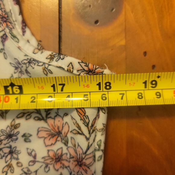 PerSeption Concepts Floral Sleeveless Ruffle Detail Blouse - Size S - Picture 9 of 10